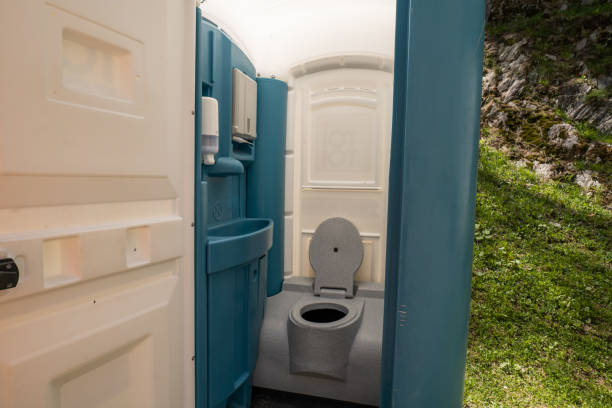 Portable Toilet Options We Offer in Alexandria, AL